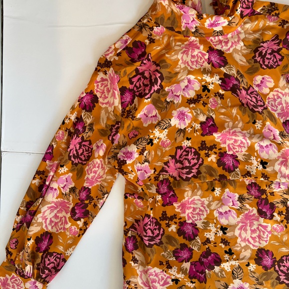 Who What Wear - Silky Mock Neck Dresss
*NEVER WORN* - Picture 1 of 6